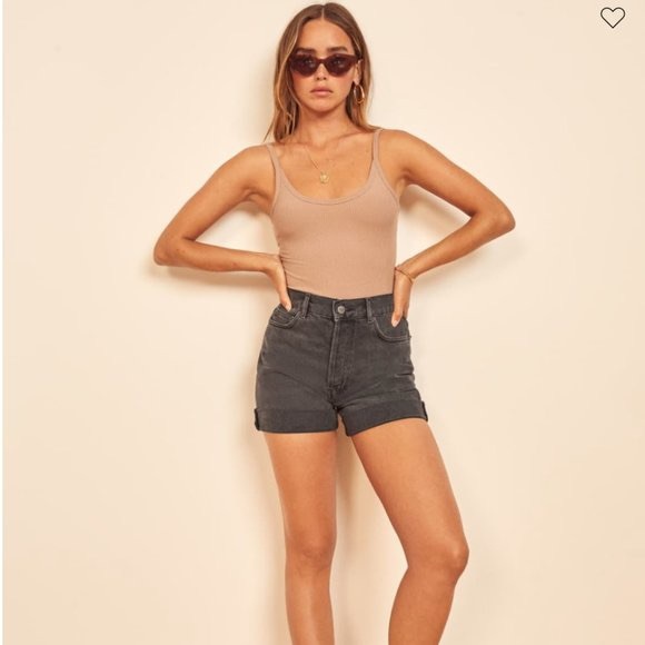 Reformation Max Mid Rise Relaxed Short - Picture 3 of 3
